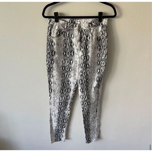 superdown Robyn Black and White Snake Print Pant Size 28 - Picture 9 of 11